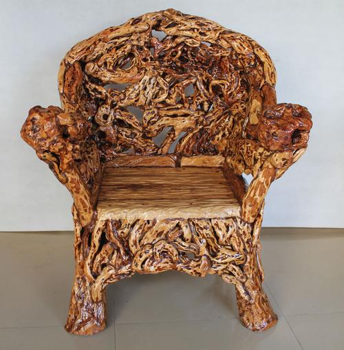 树根雕刻小椅子
